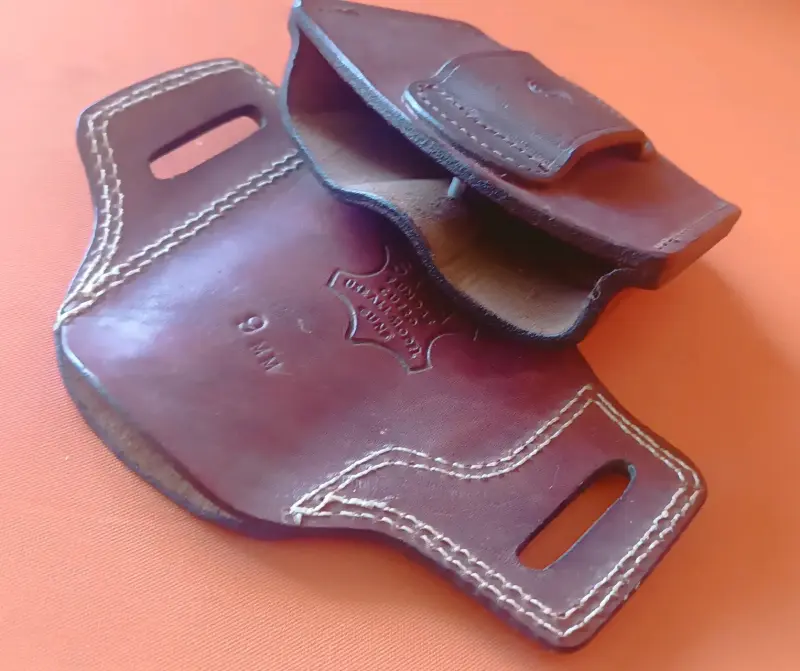 Funda de cuero para pistola y cargadores - 2