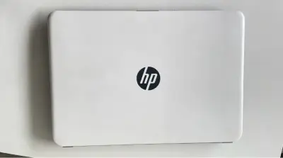 Laptop HP con Intel Core i3 y Windows 10 - miniatura 1