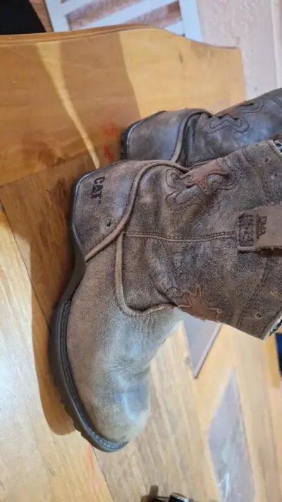 Botas de cuero marrón CAT para mujer - miniatura 1
