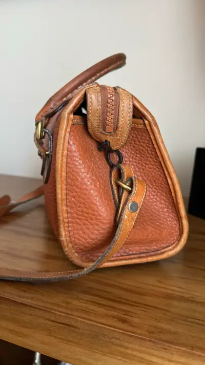 Dooney & Bourke All-Weather Leather antigua - miniatura 2