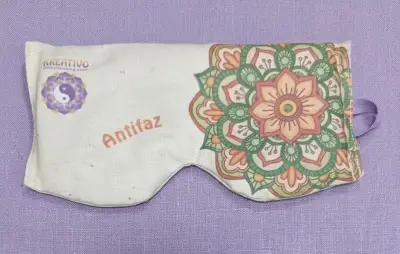 Antifaz terapéutico para aliviar dolores de cabeza - miniatura 3