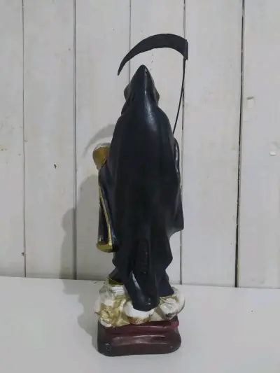 Figura de Santa Muerte Negra 43 cm con Guadaña - miniatura 2