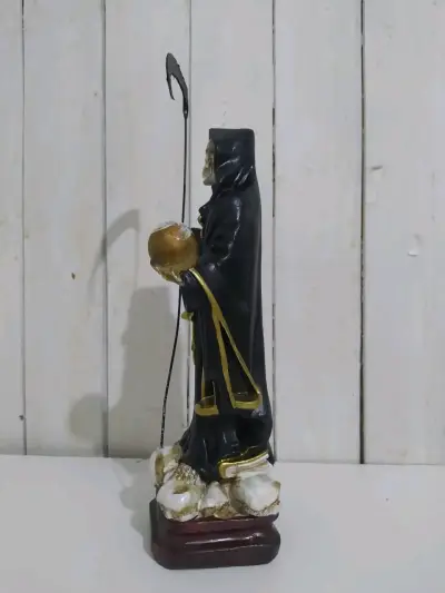 Figura de Santa Muerte Negra 43 cm con Guadaña - miniatura 4