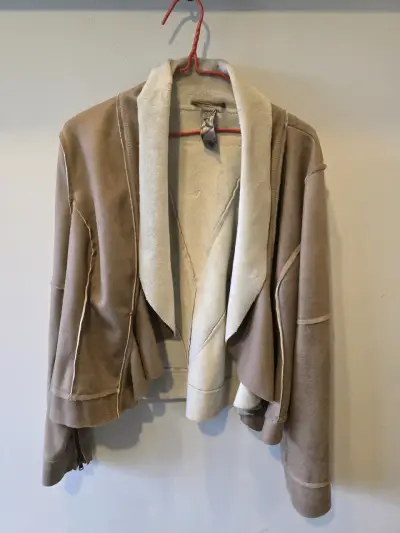 Chaqueta de mujer con forro polar beige - miniatura 1