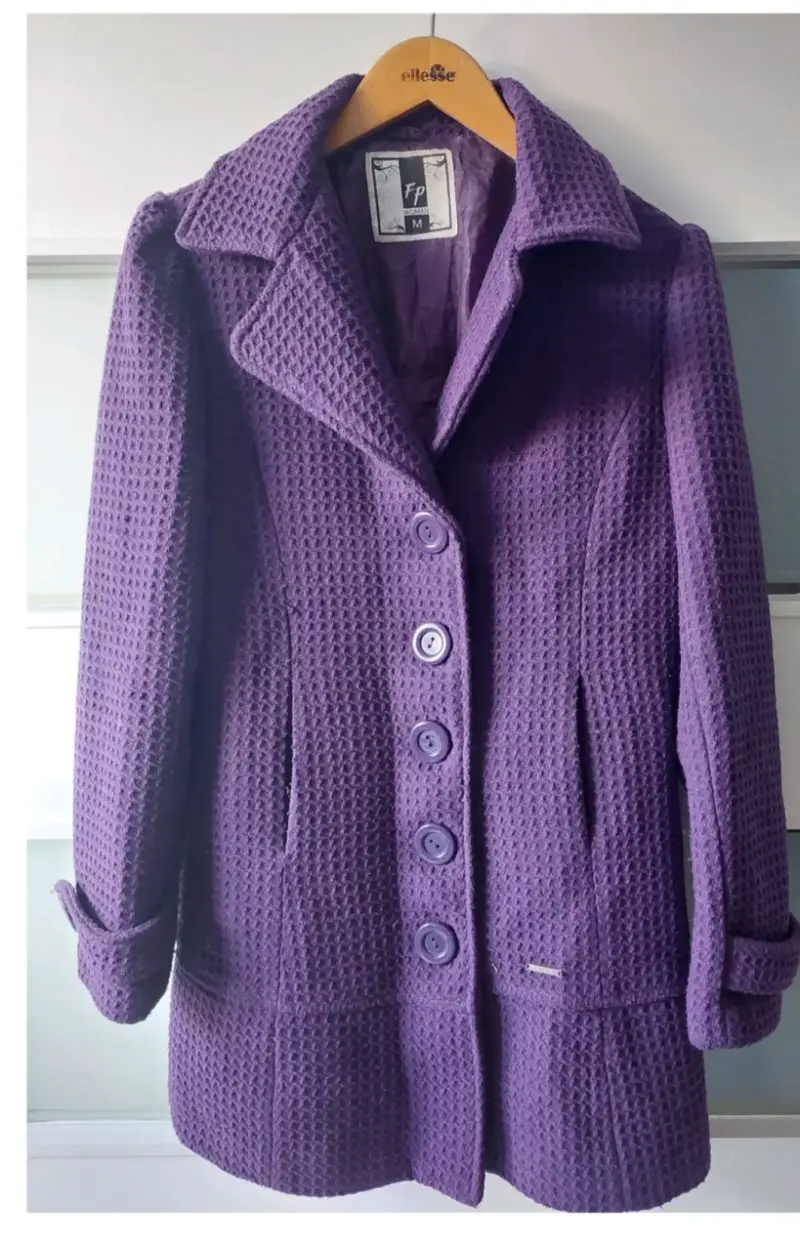 Abrigo morado de mujer talla M