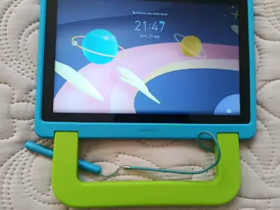 Tablet Huawei con funda protectora para niños - miniatura 1