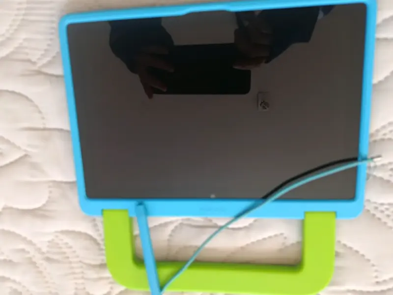 Tablet Huawei con funda protectora para niños - 2
