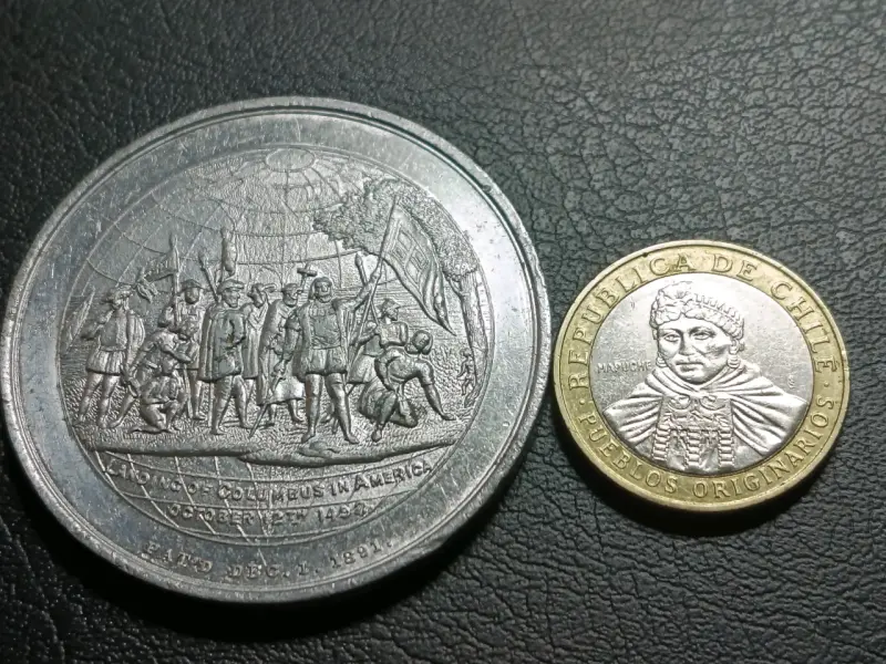 Moneda conmemorativa de la Feria Mundial - 1