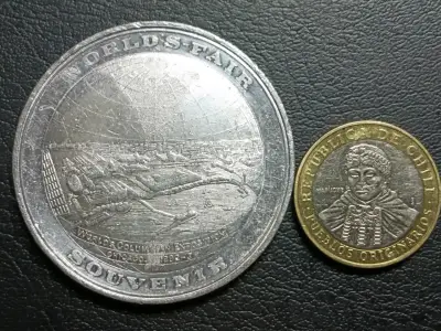 Moneda conmemorativa de la Feria Mundial - miniatura 2