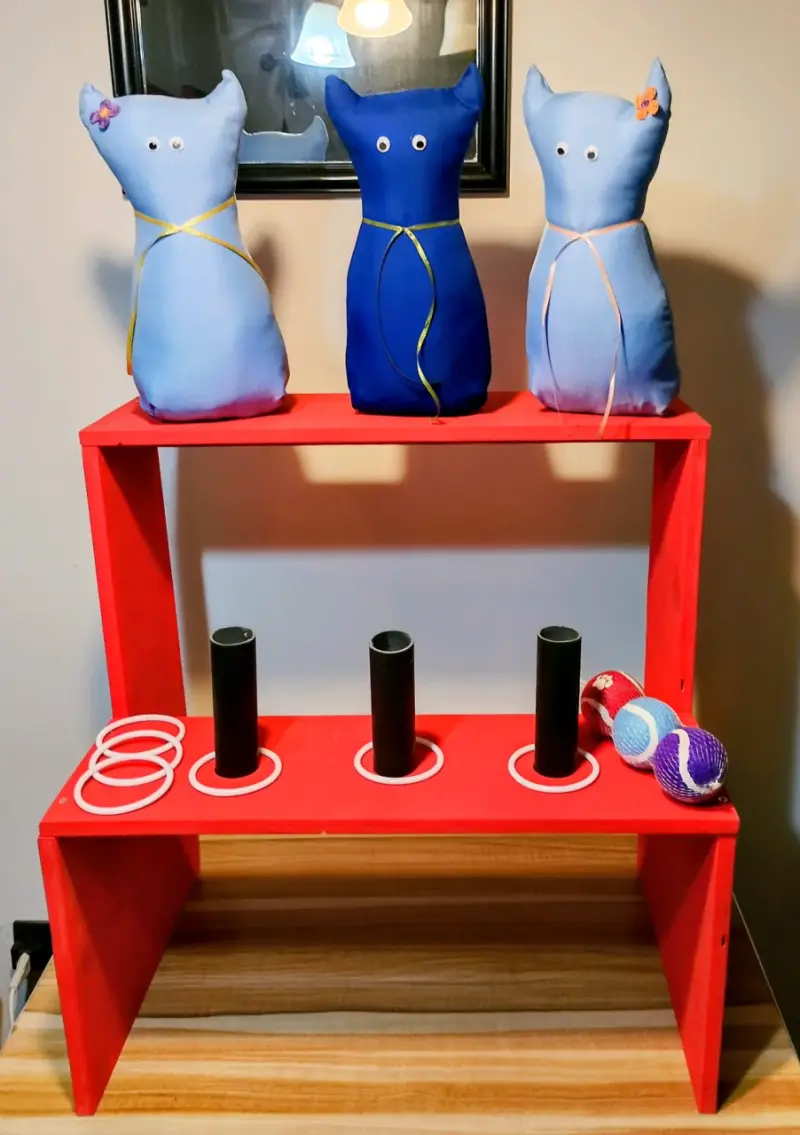 Juego Gatos porfiados más tiro de argollas