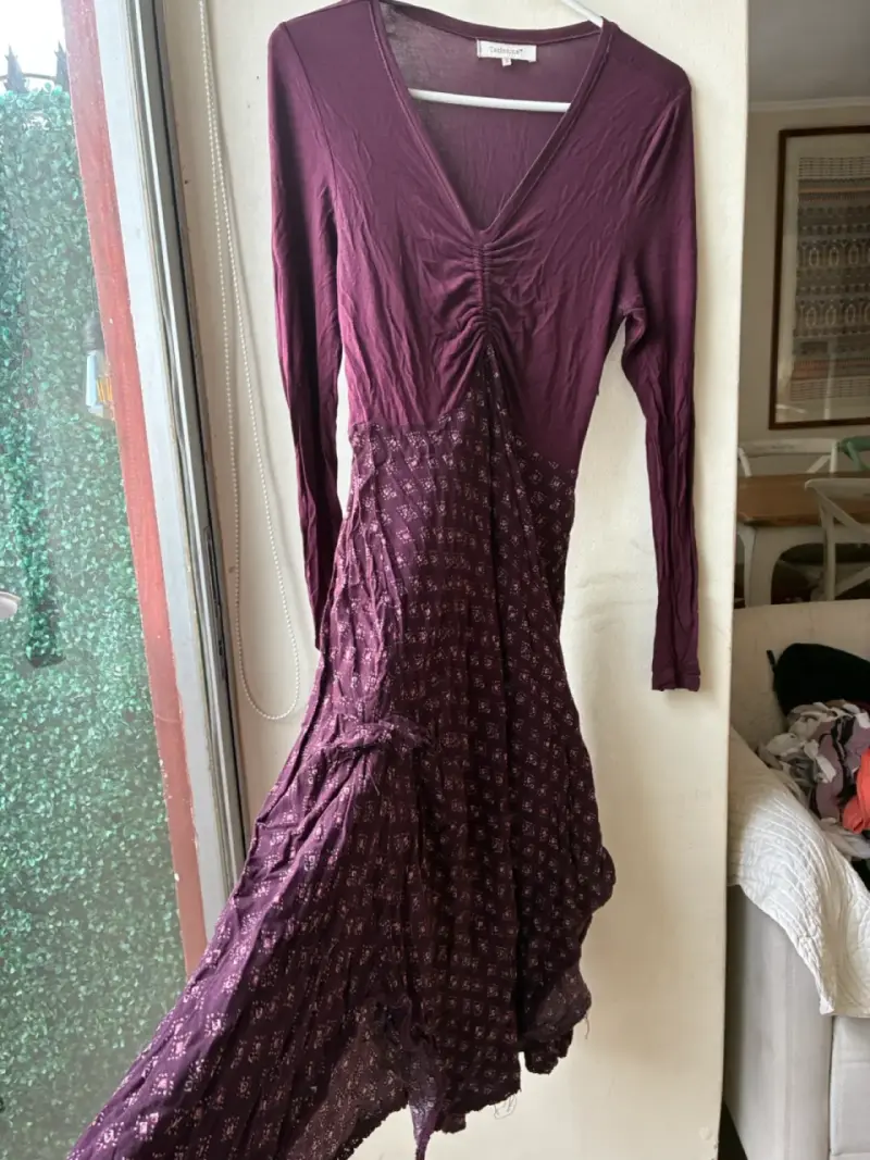 Vestido largo burdeos Tatienne con diseño floral - 3