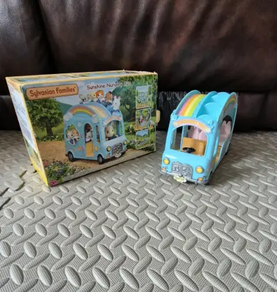 Bus de Guardería Sylvanian Families Sunshine - miniatura 1
