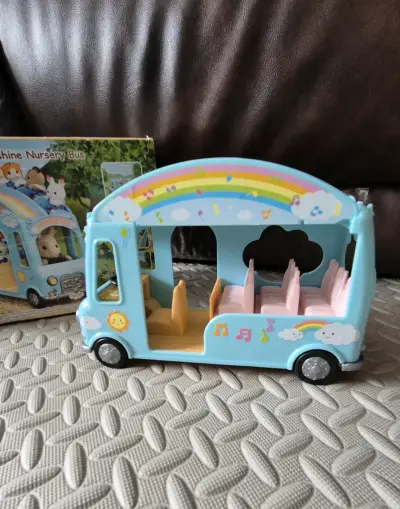 Bus de Guardería Sylvanian Families Sunshine - miniatura 3