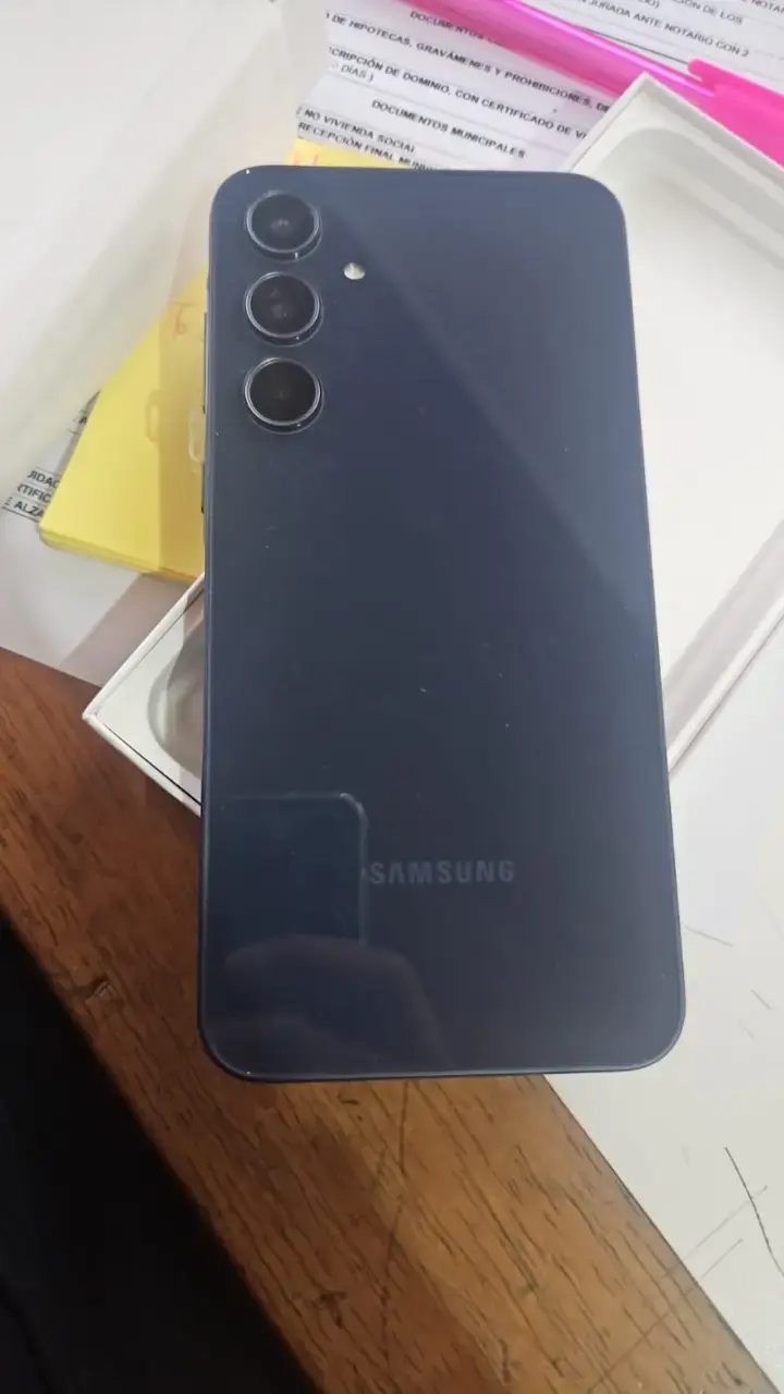 Samsung Galaxy A23 5G con cargador - 2