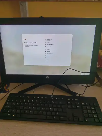 Computador All-in-One HP con teclado y pantalla - miniatura 2