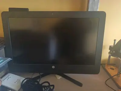 Computador All-in-One HP con teclado y pantalla - miniatura 3