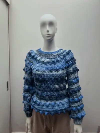 Suéter tejido a crochet azul para mujer - miniatura 1