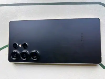 Samsung Galaxy S25 Ultra con S Pen y cámara de 200 MP - miniatura 1