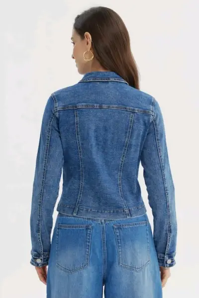Chaqueta de mezclilla azul para mujer - miniatura 2