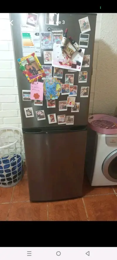 Refrigerador Mademsa de dos puertas en buen estado - miniatura 1