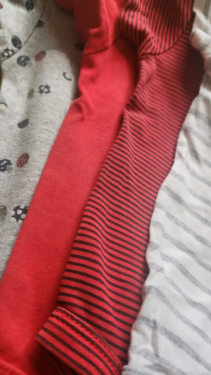 Conjunto de bodies para bebé en colores variados - 1