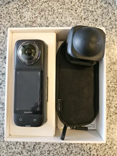 Cámara de acción 360 grados Insta360 X4 8K - miniatura 1