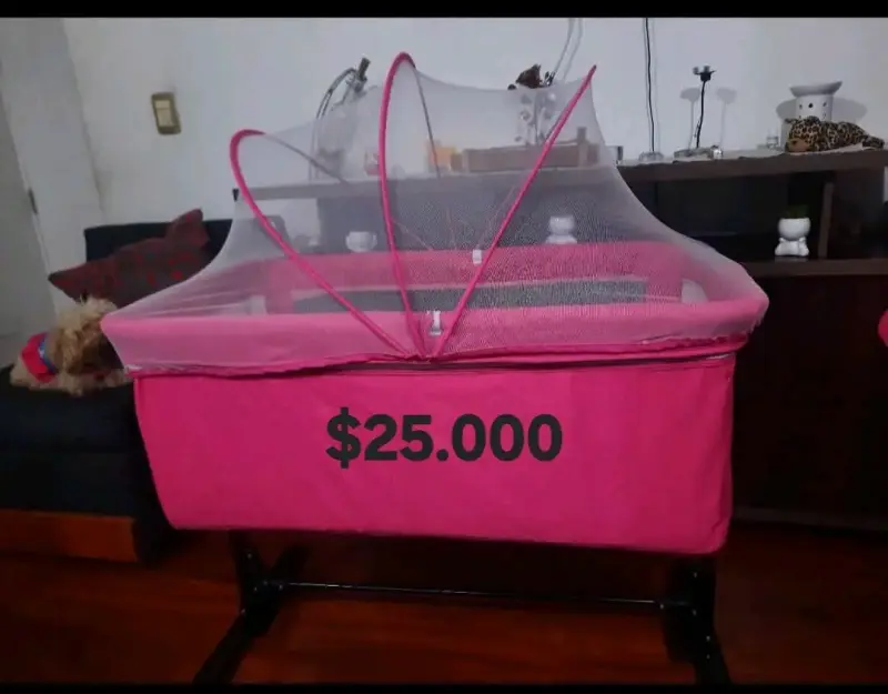 Cuna colecho rosa con sábanas y plumón - 3