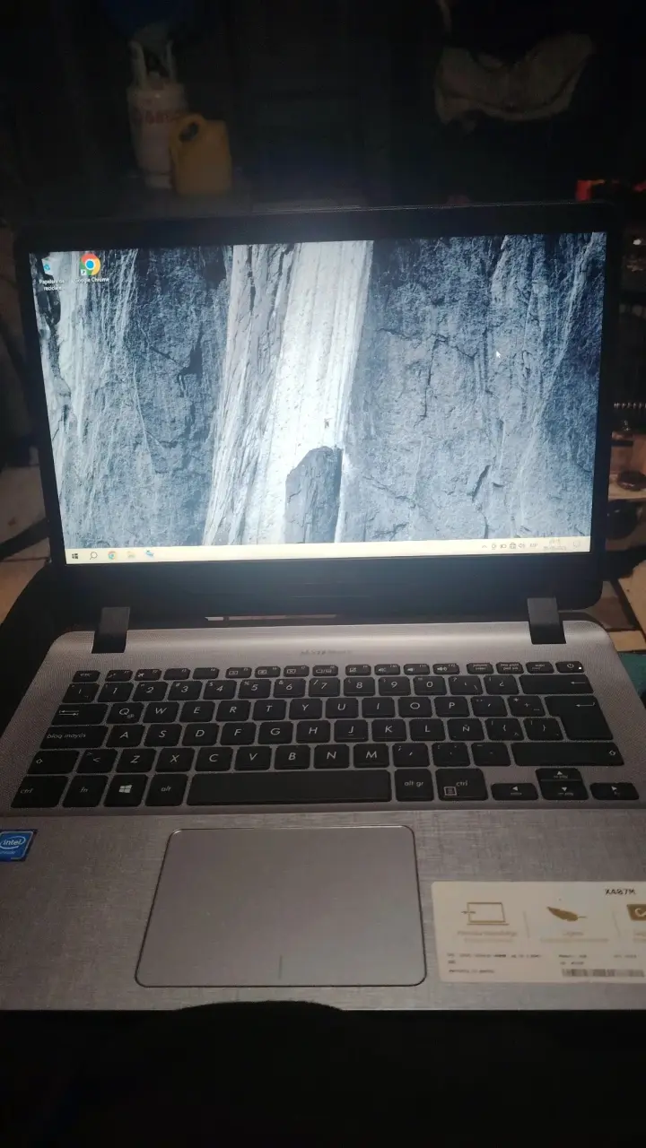 Laptop ASUS X407MA con Intel Celeron y 4GB RAM - 2