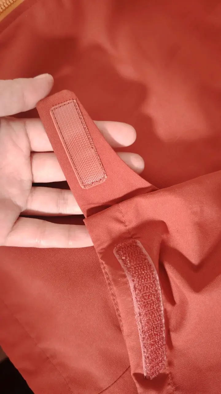 Chaqueta impermeable roja para hombre Kannú - 2