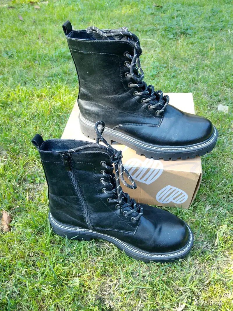 Botas negras de cuero con suela gruesa - 2