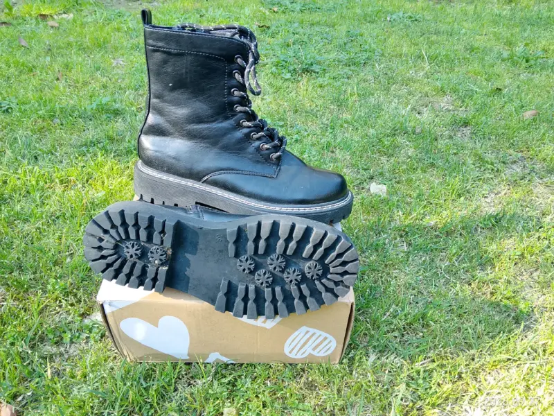 Botas negras de cuero con suela gruesa - 3