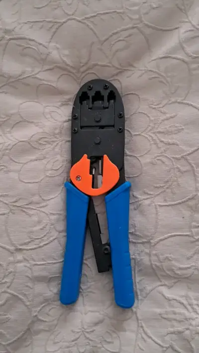 Alicate crimpador de cables con mango ergonómico - miniatura 1