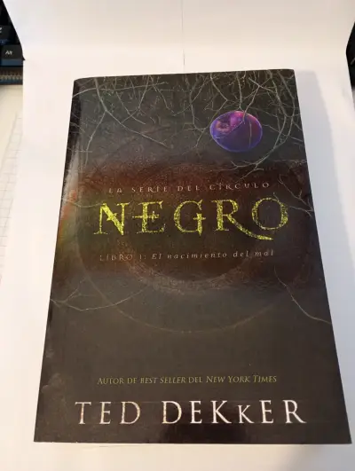 Libro 'Negro' de Ted Dekker, Serie del Círculo - miniatura 1