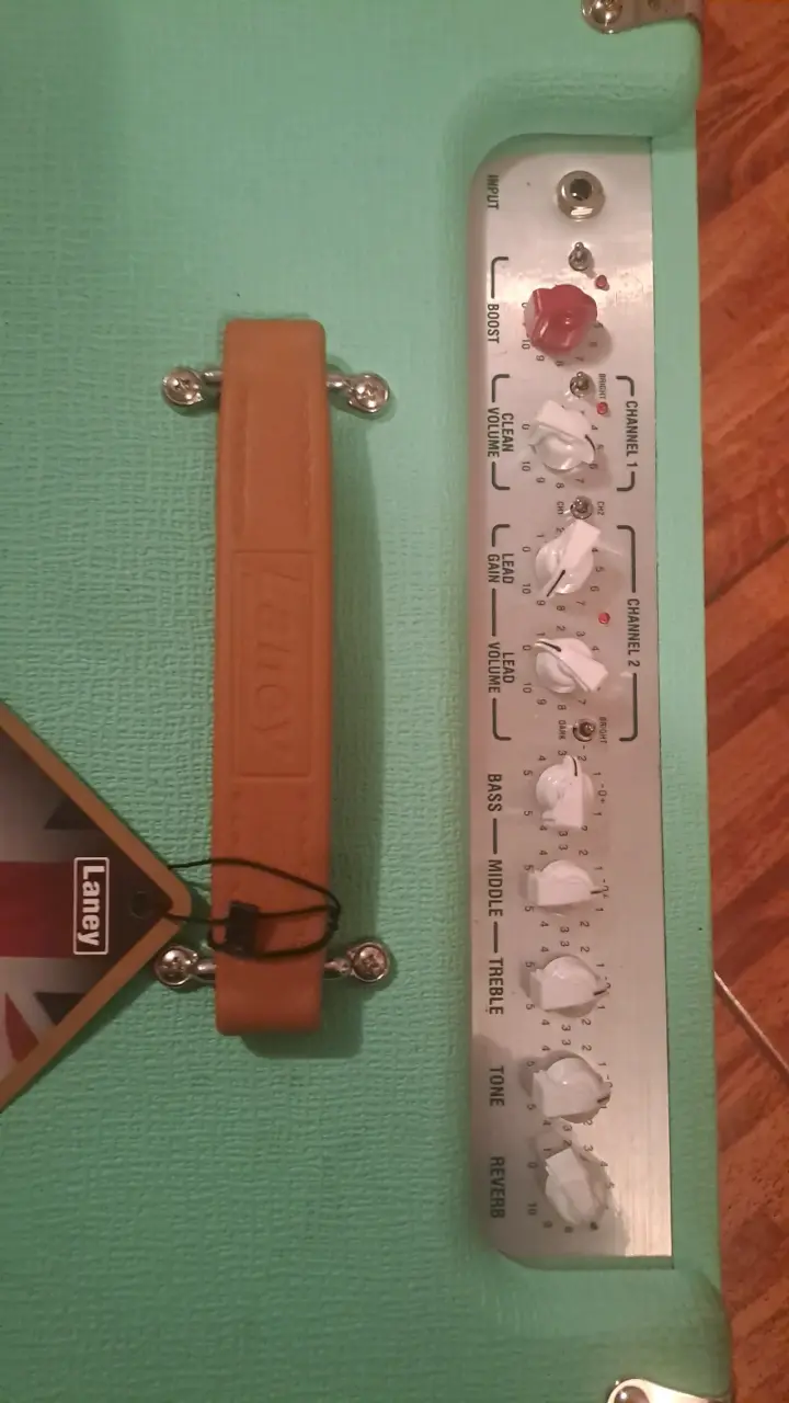 Amplificador Laney lf 60  turquesa con garantía - 2