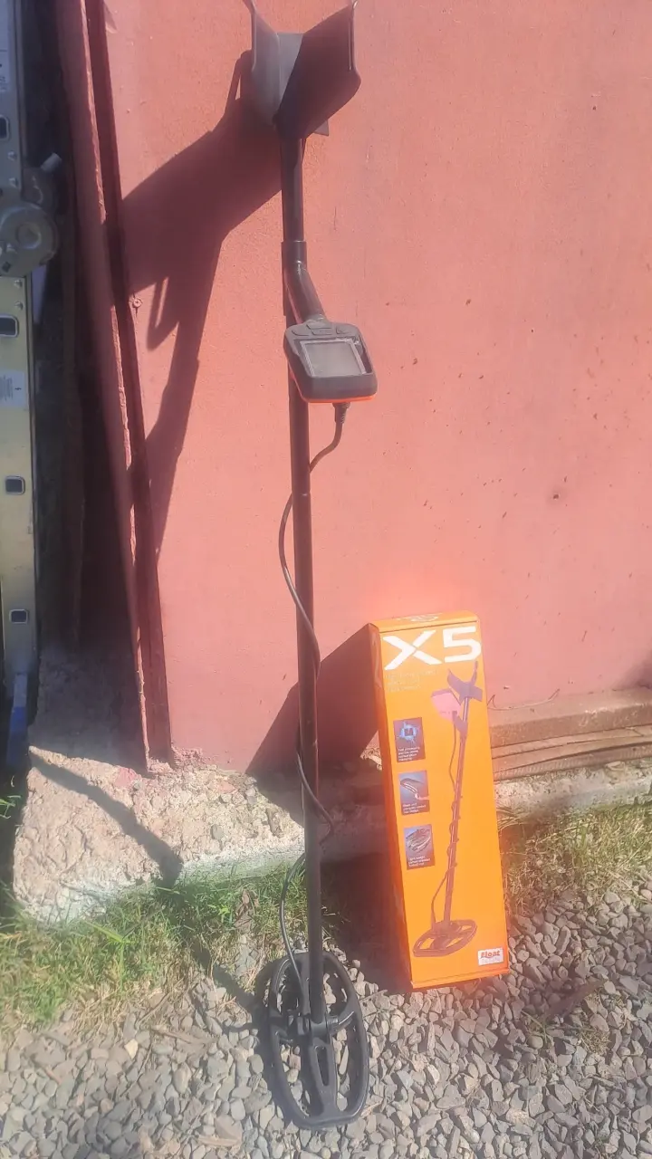 Detector de Metales Quest X5 con Pantalla LCD