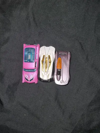 Set de 3 autos de juguete Hot Wheels - miniatura 1