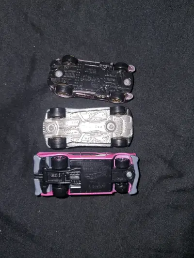 Set de 3 autos de juguete Hot Wheels - miniatura 2