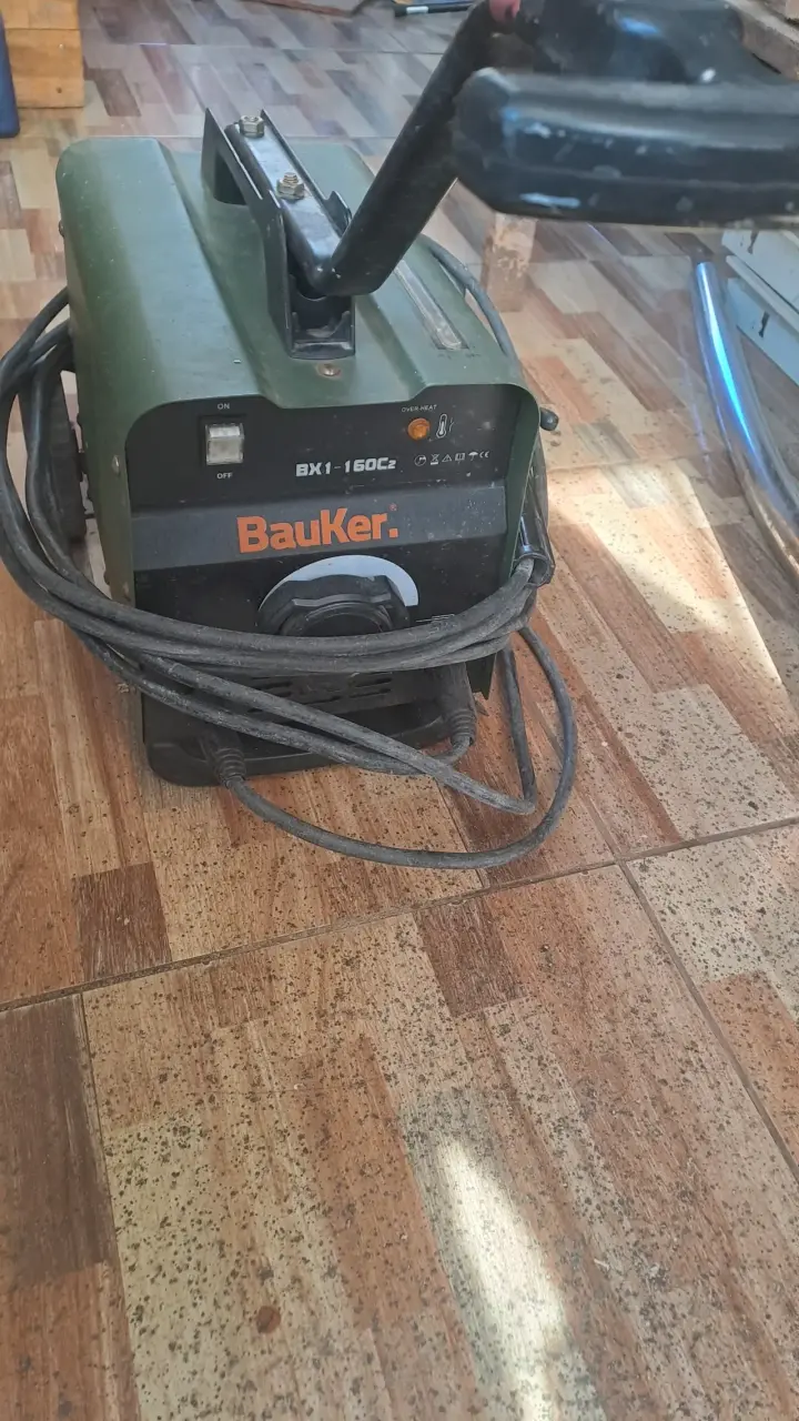 Soldadora Bauker BX1-160C2 portátil