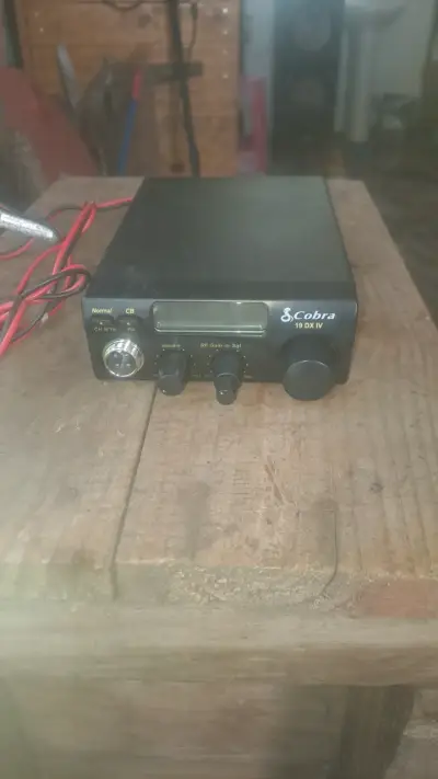 Radio CB Cobra 19 DX IV con accesorios - miniatura 1