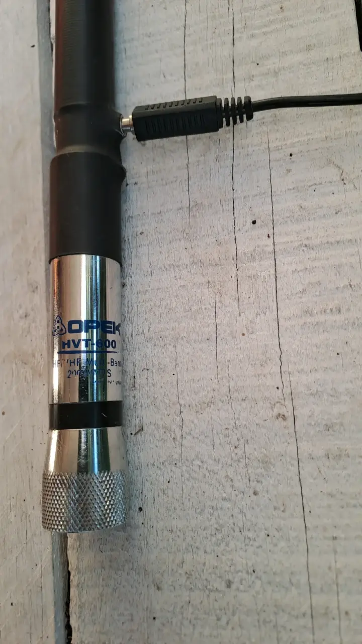 Antena multibanda Opek HVT-600 para radioaficionados