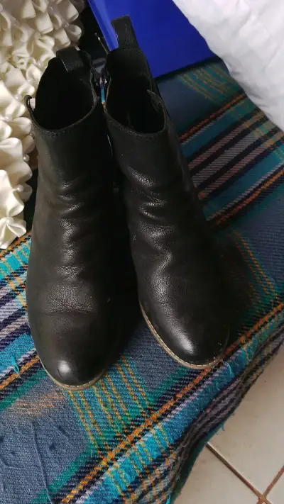 Botines negros de cuero con plataforma - miniatura 1