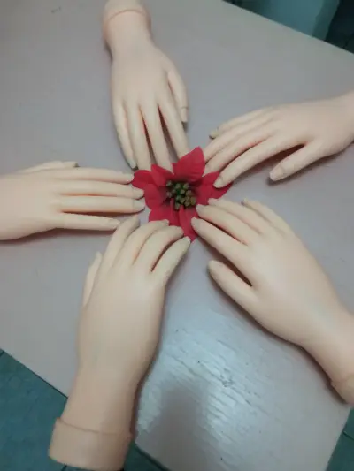 Manos de práctica para manicura - miniatura 4