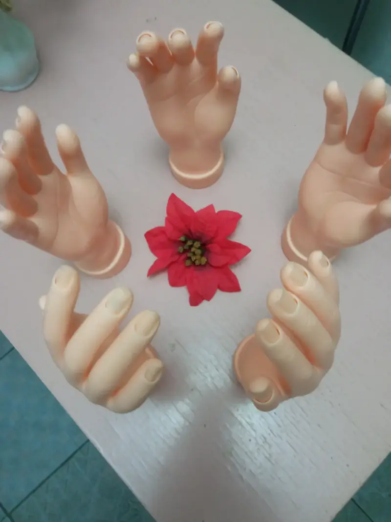 Manos de práctica para manicura - 5