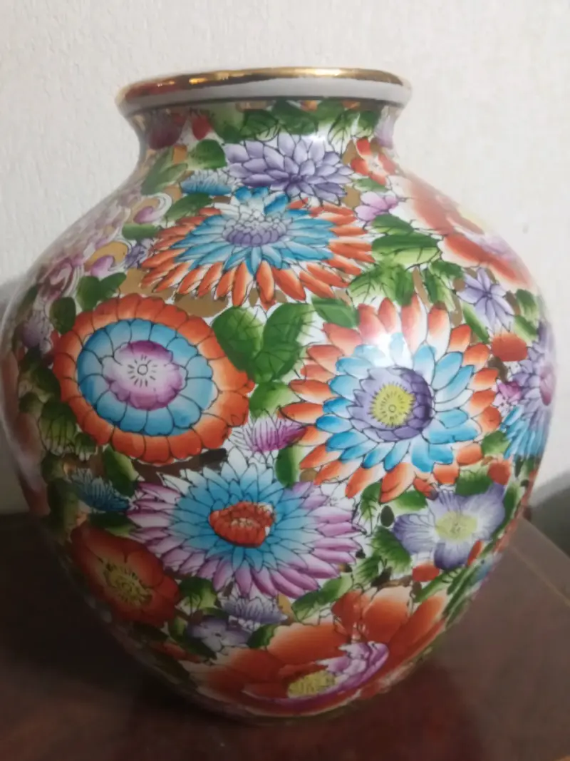 Jarrón de cerámica con diseño floral colorido - 1