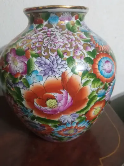 Jarrón de cerámica con diseño floral colorido - miniatura 2