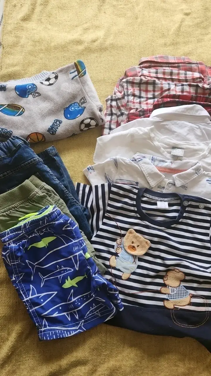 Lote de ropa infantil variada para niños