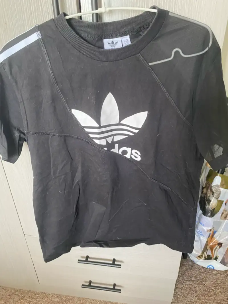 Polera Negra Adidas con Logo Grande - 1