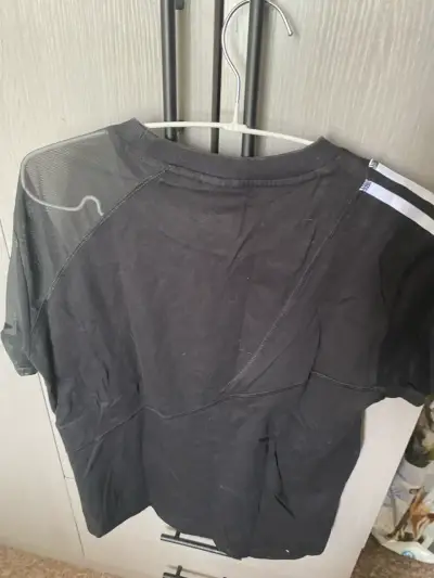 Polera Negra Adidas con Logo Grande - miniatura 3