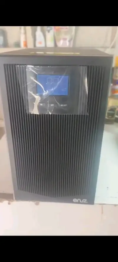 UPS Enuz KR3000+ con pantalla digital - miniatura 1