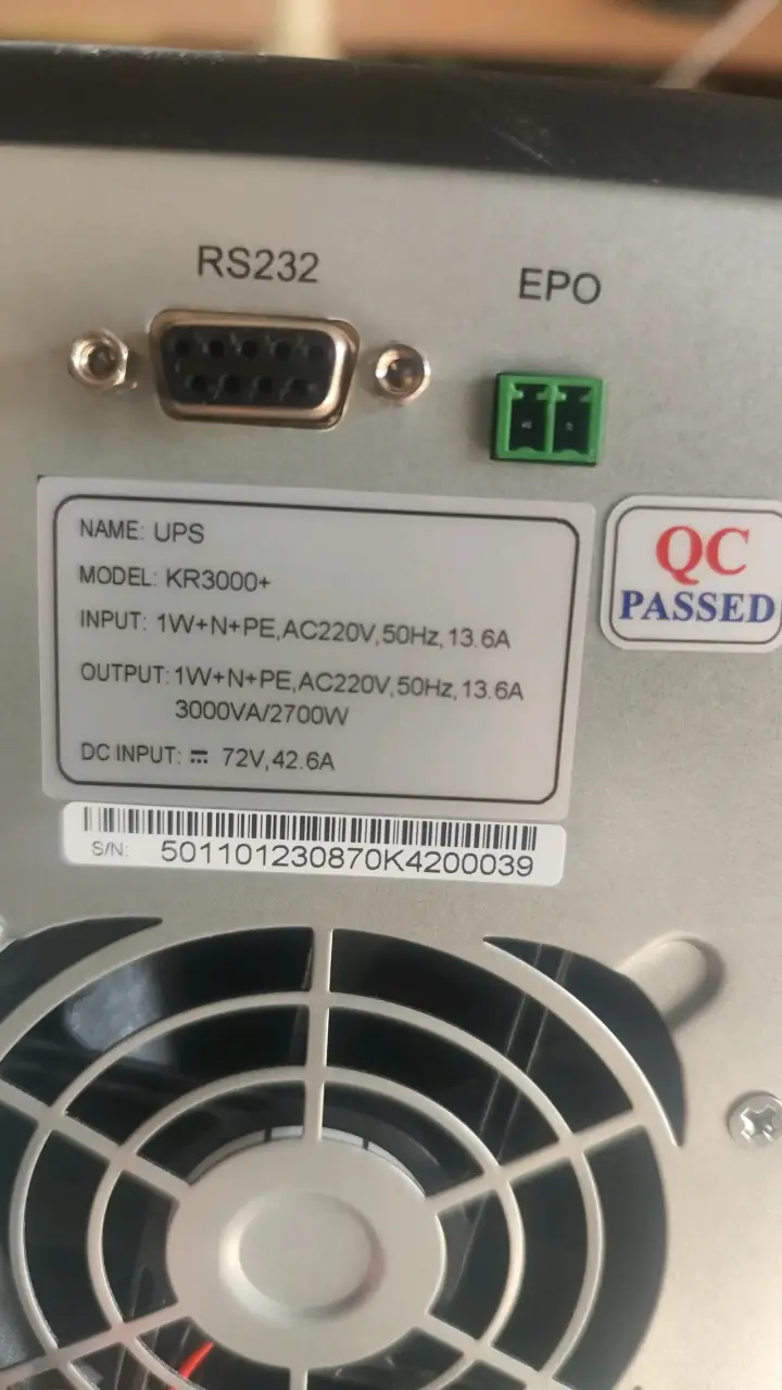 UPS Enuz KR3000+ con pantalla digital - 4